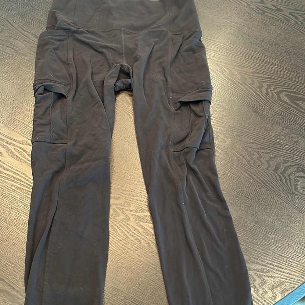 Black Athleta cargo leggings